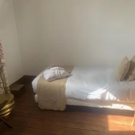 Le Chateau Des Reves De Fresnel Frühstückspension *