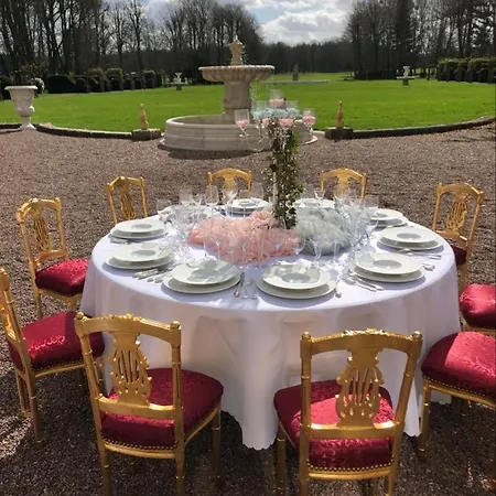 Le Chateau Des Reves De Fresnel Frühstückspension