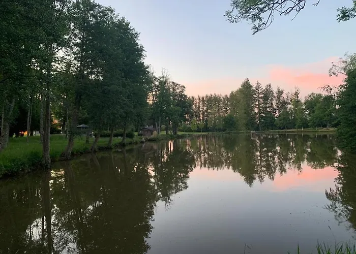 Le Chateau Des Reves De Fresnel 住宿加早餐酒店 *